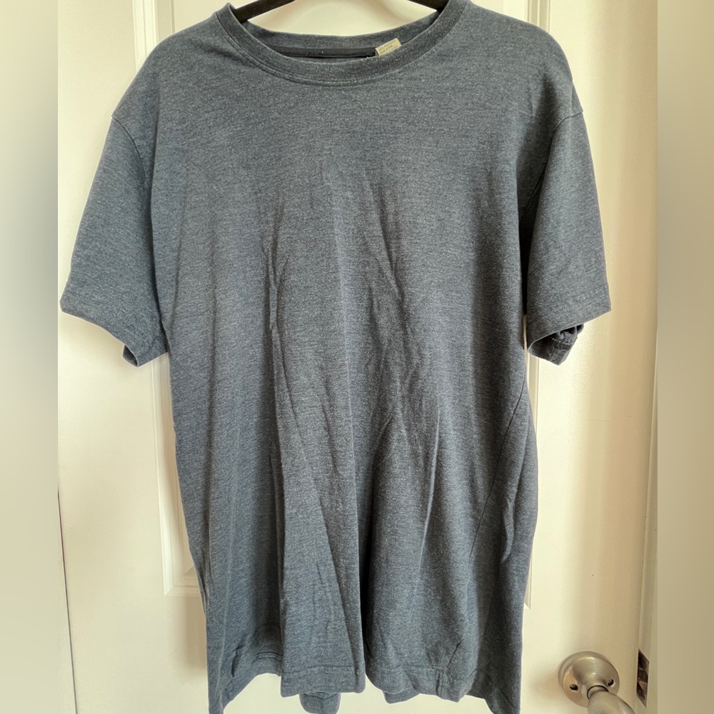 Men's Classic Navy Short Sleeve T-Shirt Size Large